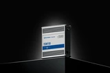 Teltonika TSW110 – вид устройства на тёмном фоне