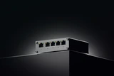 Teltonika TSW110 – Ethernet-порты на тёмном фоне